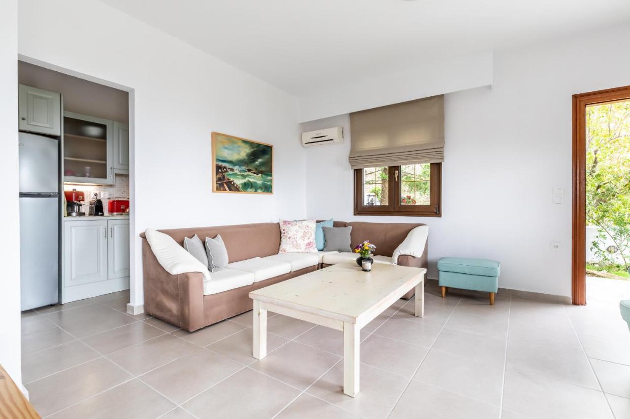 סטפילוס Oikia Guesthouse מראה חיצוני תמונה